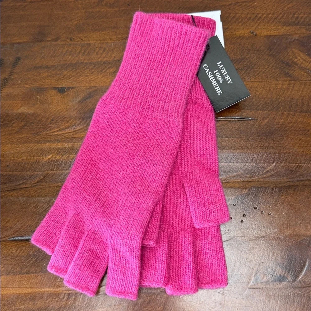 Saks Fifth Avenue Pink Cashmere Gloves